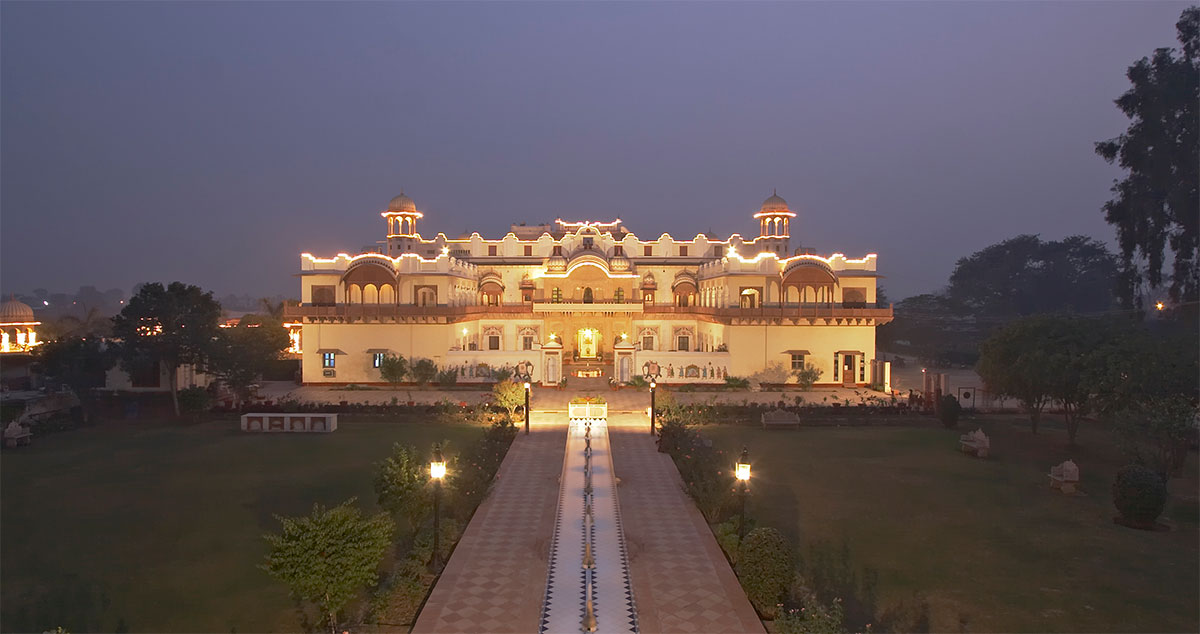 Front view of the palace hotel